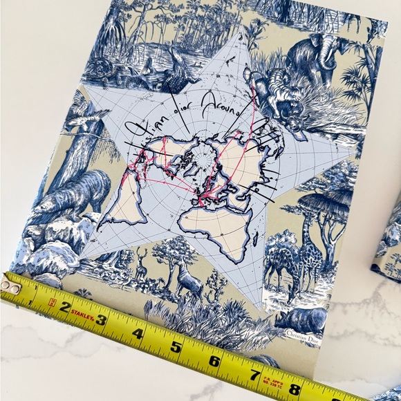DIOR VIP Gift “Around the World” Notebook Set 🌎✨ - Picture 4 of 11